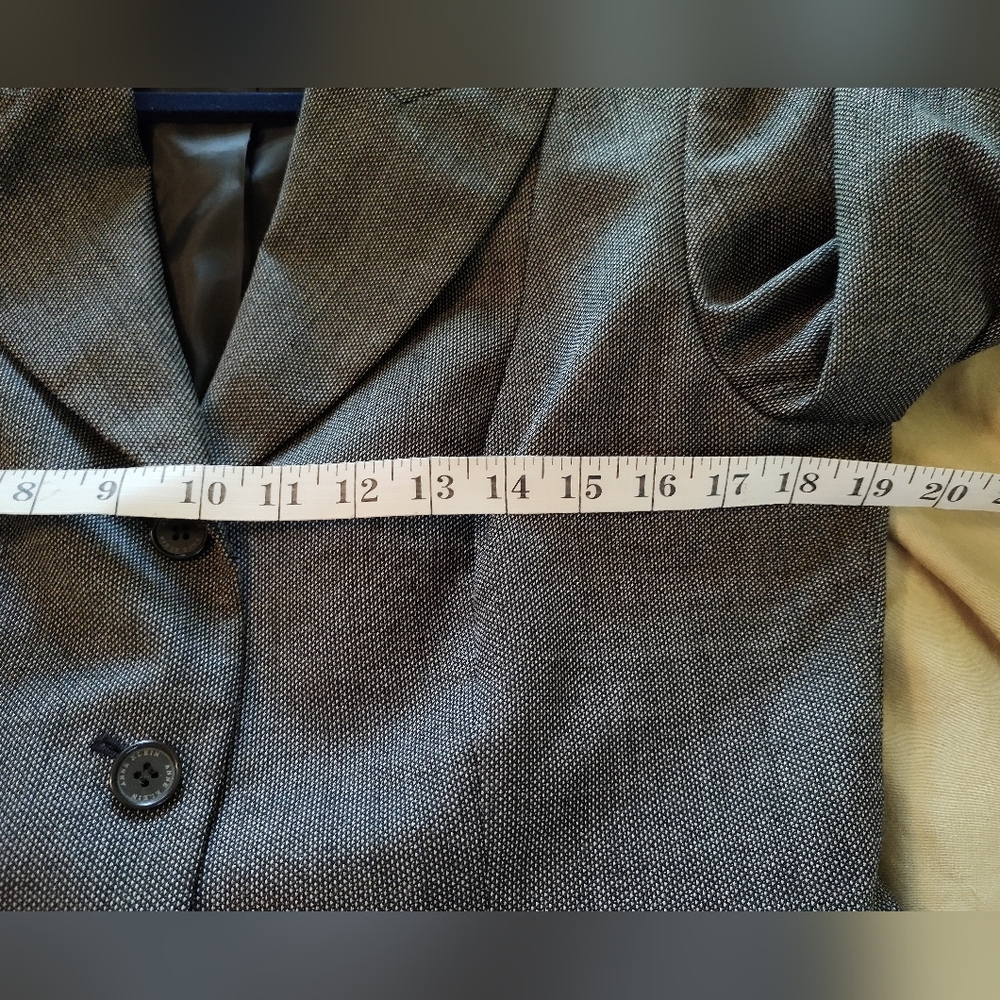 Anne Klein blazer. Tiny black and white checks. 3 buttons. Women's 10. - Picture 13 of 16